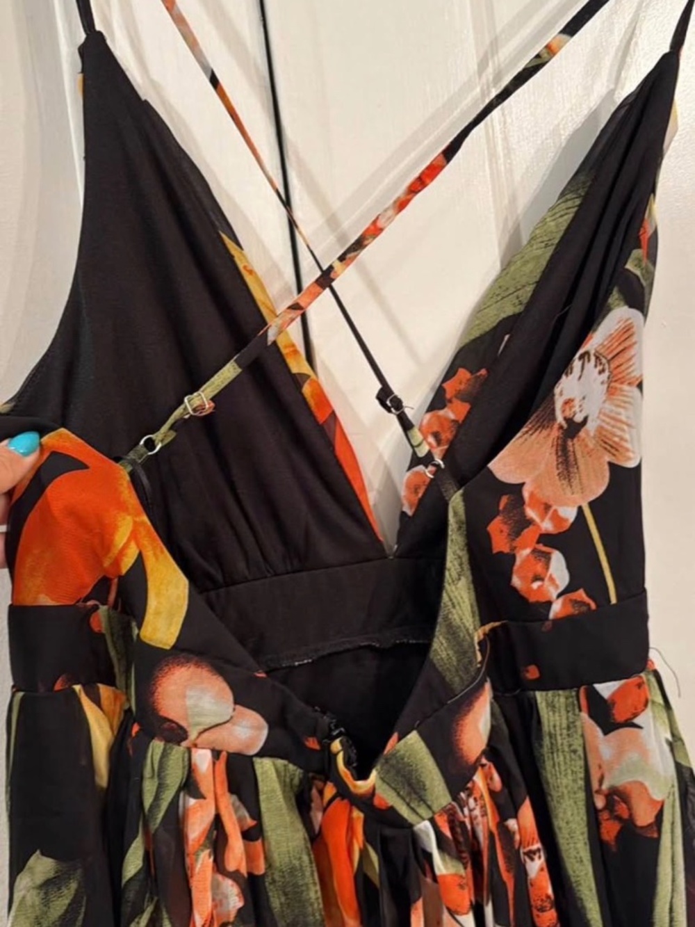 Dress - Picture 6 of 7